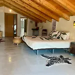 Masia Katmandu * Кретас
