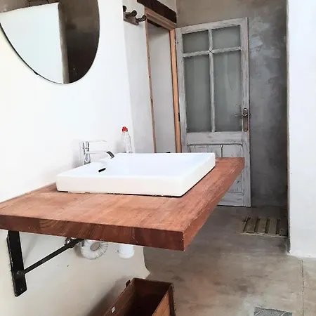 Country house Masia Katmandu Cretas