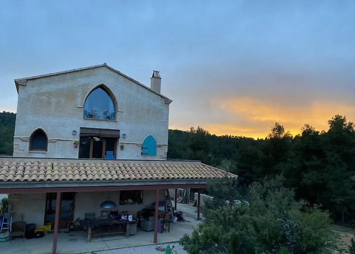 Εξοχικό σπίτι Masia Katmandu