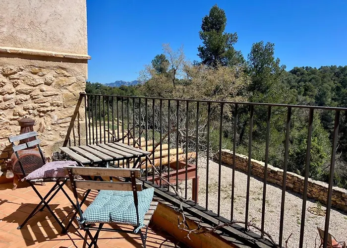 Country house Masia Katmandu Cretas